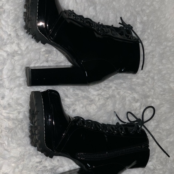 Women Black Patent Leather Heeled Ankle Booties Size:7.5💫 - Picture 2 of 5